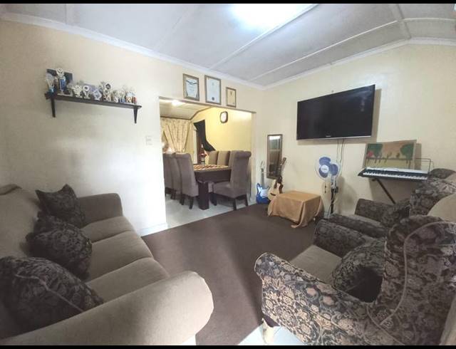 7 BEDROOM HOUSE FOR SALE IN LAUDIUM